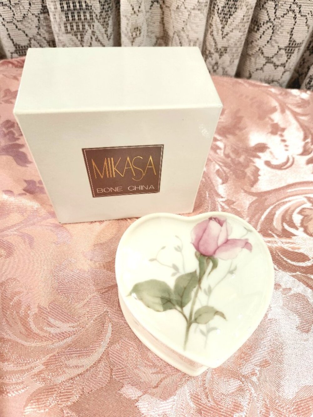 New Mikasa April Rose Bone China Heart-Shaped Trinket Box in Original Box